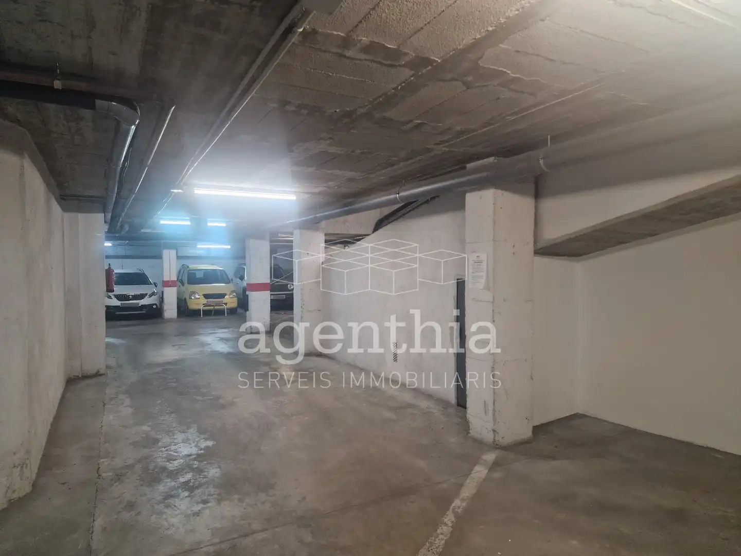 Aparcament de Garatge en venda en Girona