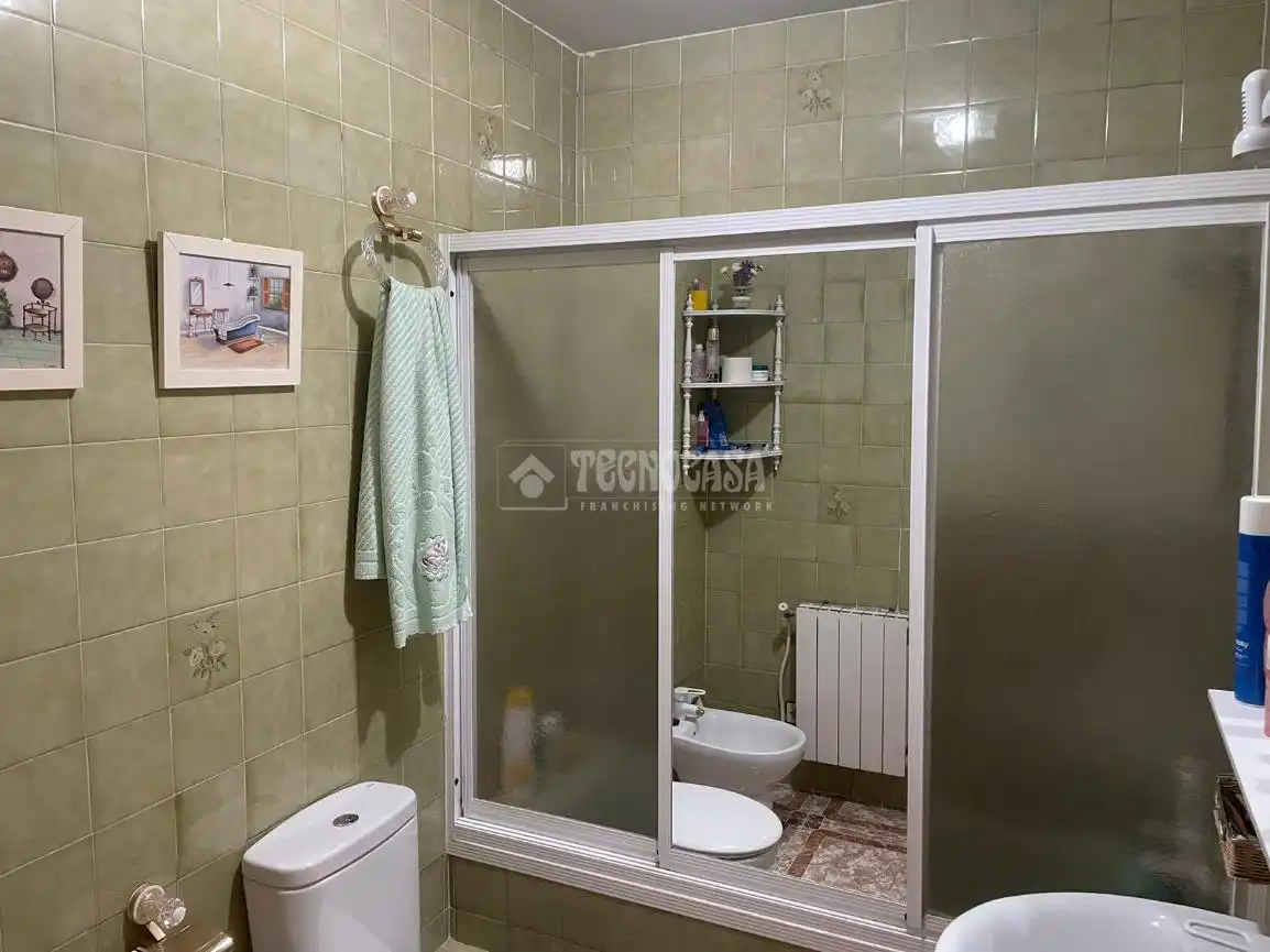 Baño de Casa adosada en venta en Calera y Chozas con Aire acondicionado, Calefacción y Terraza