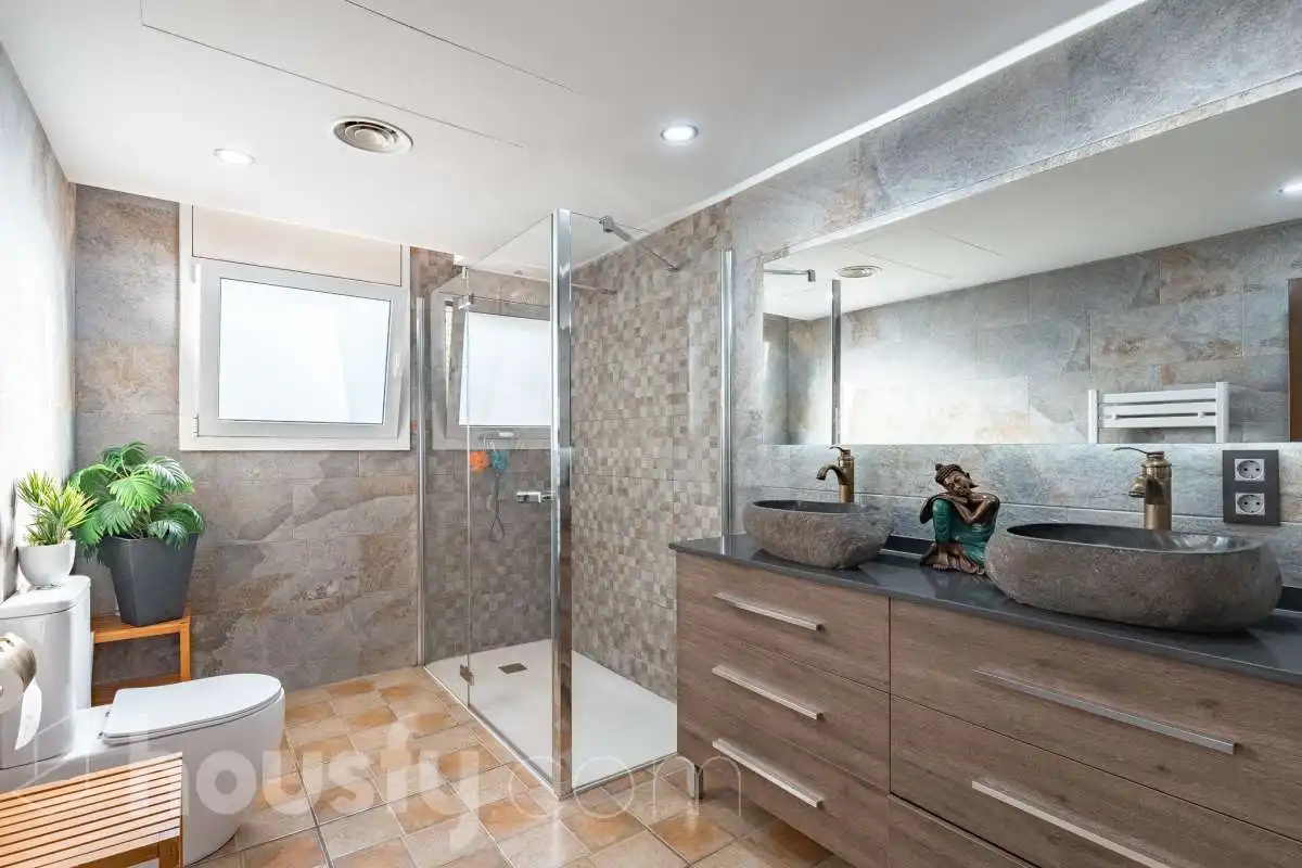Bany de Casa o xalet en venda en Abrera, Barcelona