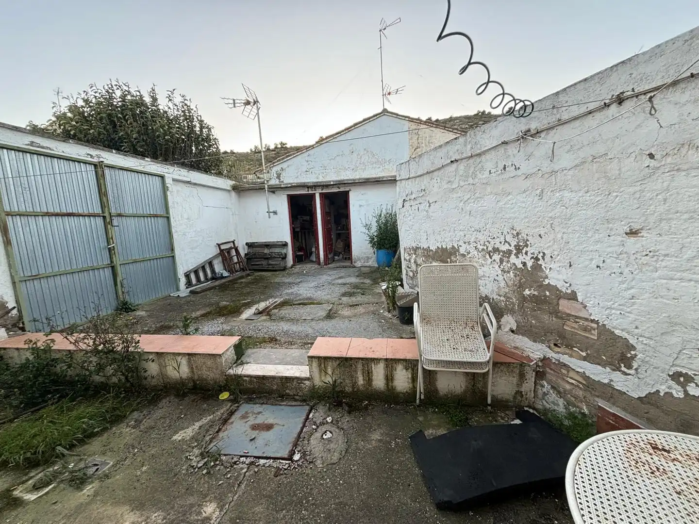 Außenansicht von Wohnung zum Verkauf in Zuera mit Klimaanlage, Heizung und Privatgarten