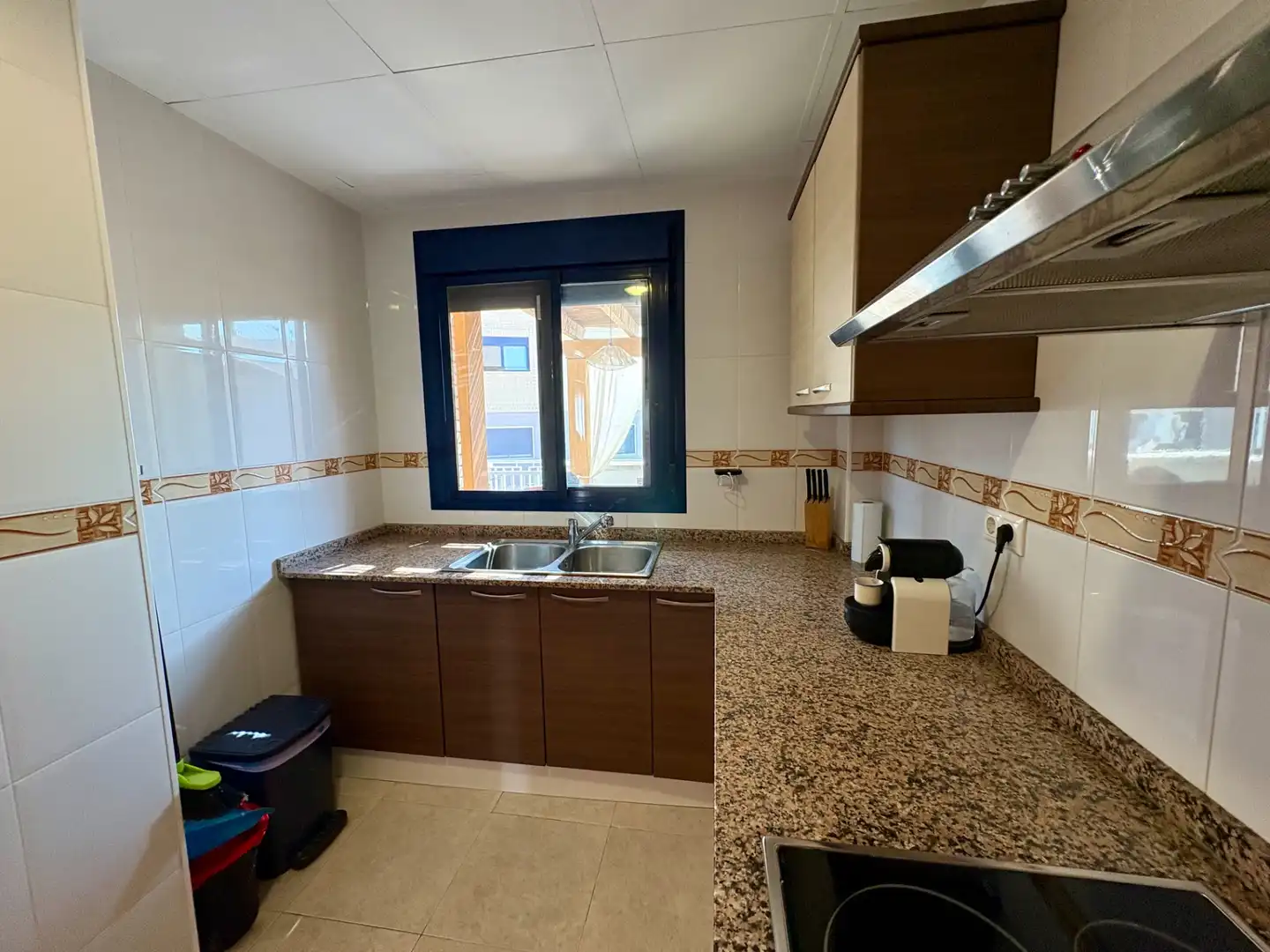Cuina de Casa adosada de lloguer en Sant Jaume d'Enveja amb Aire condicionat, Terrassa i Moblat