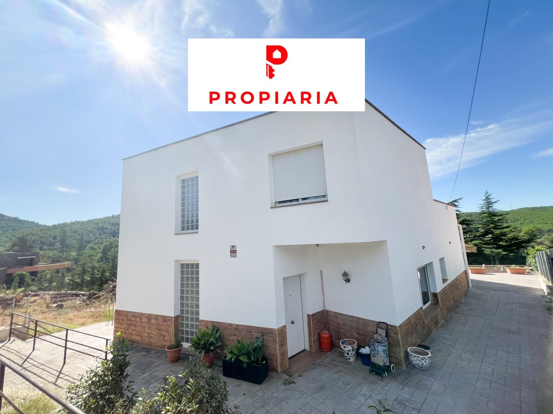 Vista exterior de Casa o xalet en venda en Vallirana amb Jardí privat, Terrassa i Balcó