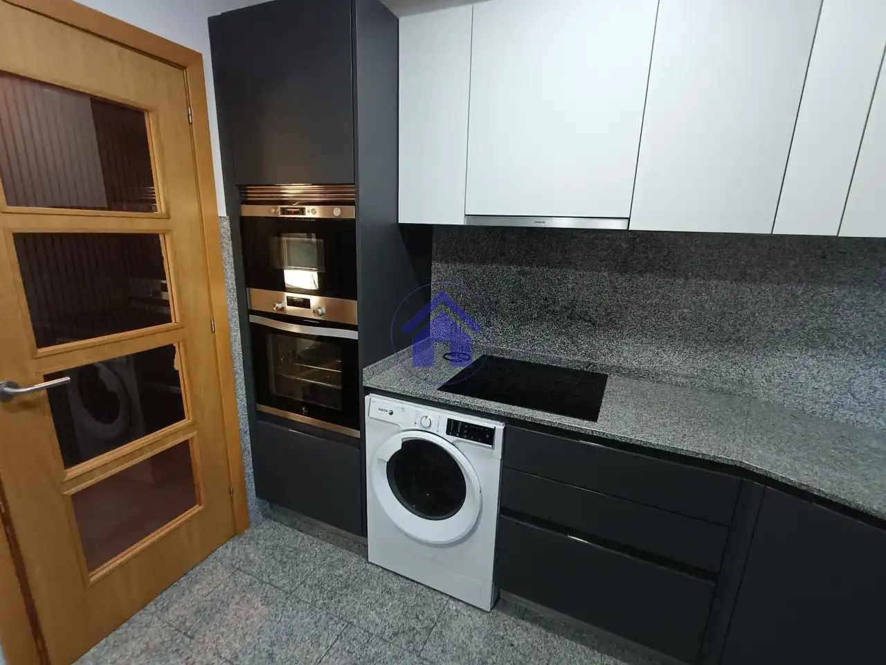 Cocina de Piso de alquiler en Vigo  con Calefacción, Terraza y Piscina