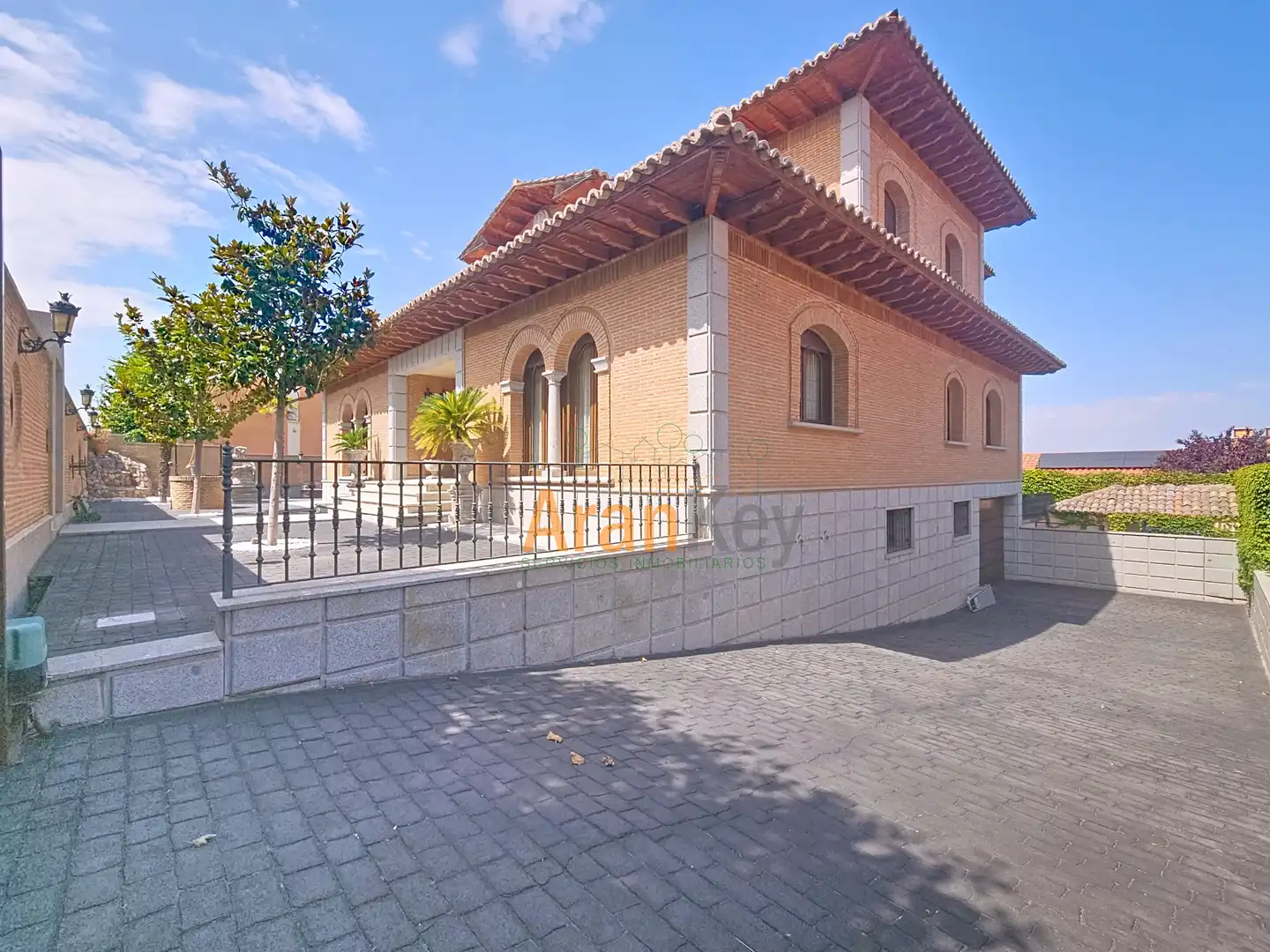 Exterior view of Houses for sale in Aranjuez  with Air Conditioner, Heating and Private garden