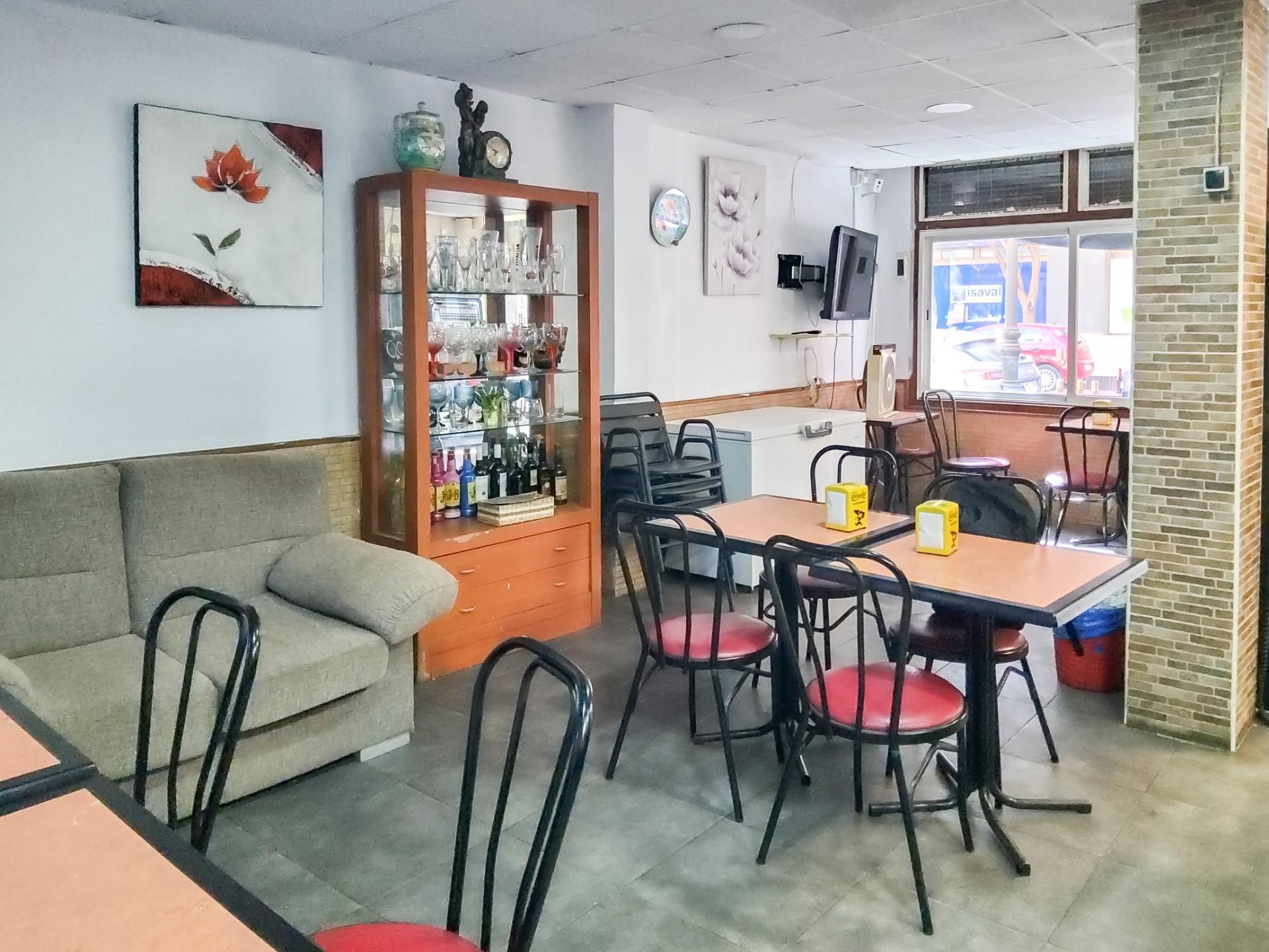 Premises to rent in  Valencia Capital  with Air Conditioner and Furnished
