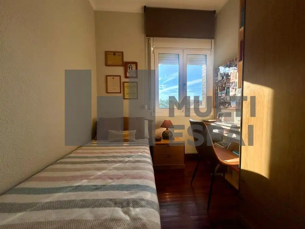 Dormitori de Pis en venda en Barcelona amb Aire condicionat, Terrassa i Balcó