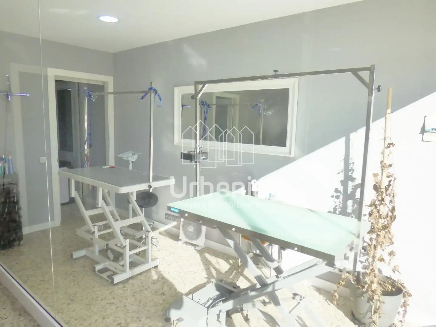 Habitación de Local en venta en Mataró con Aire acondicionado