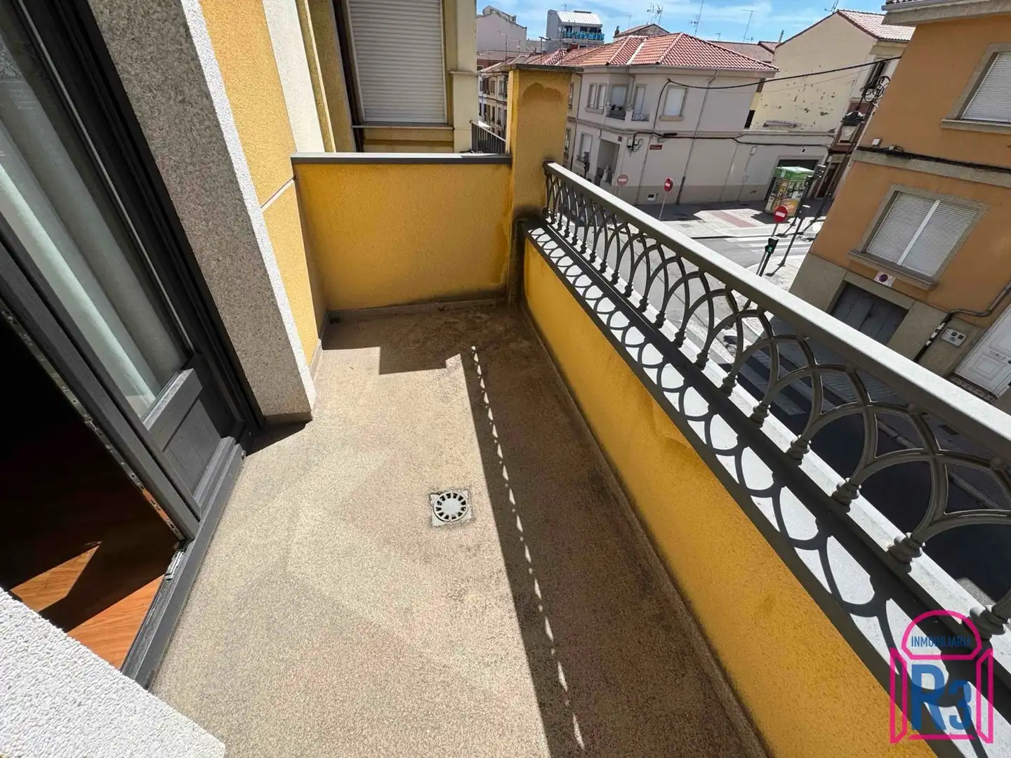 Terrassa de Casa o xalet en venda en León Capital  amb Calefacció, Terrassa i Traster