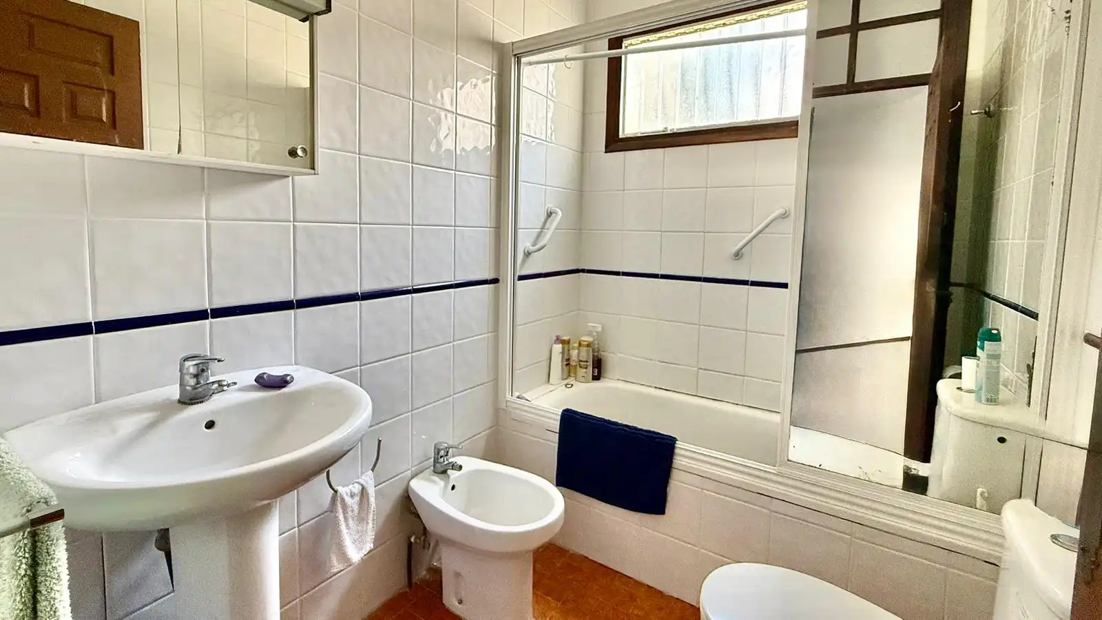 Bathroom of Houses for sale in Dénia  with Terrace, Storage room and Swimming Pool