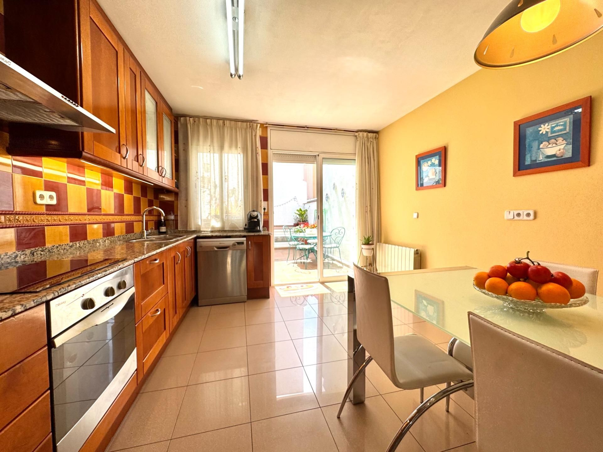 Casa adosada en venda a Calle PINTOR PRADILLA DEL, Gràcia