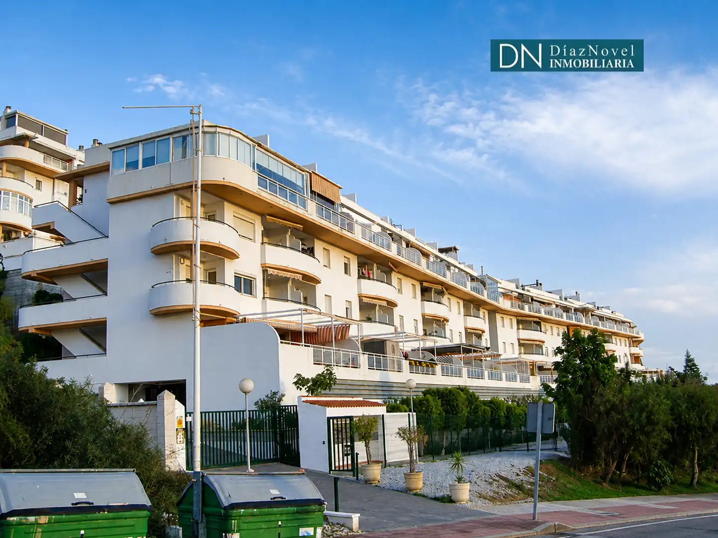 Vista exterior de Piso de alquiler en Rincón de la Victoria con Aire acondicionado, Terraza y Amueblado