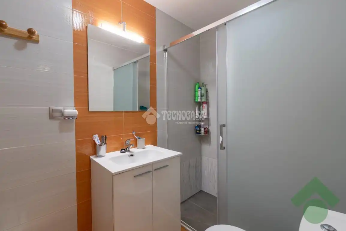 Baño de Piso en venta en Calicasas