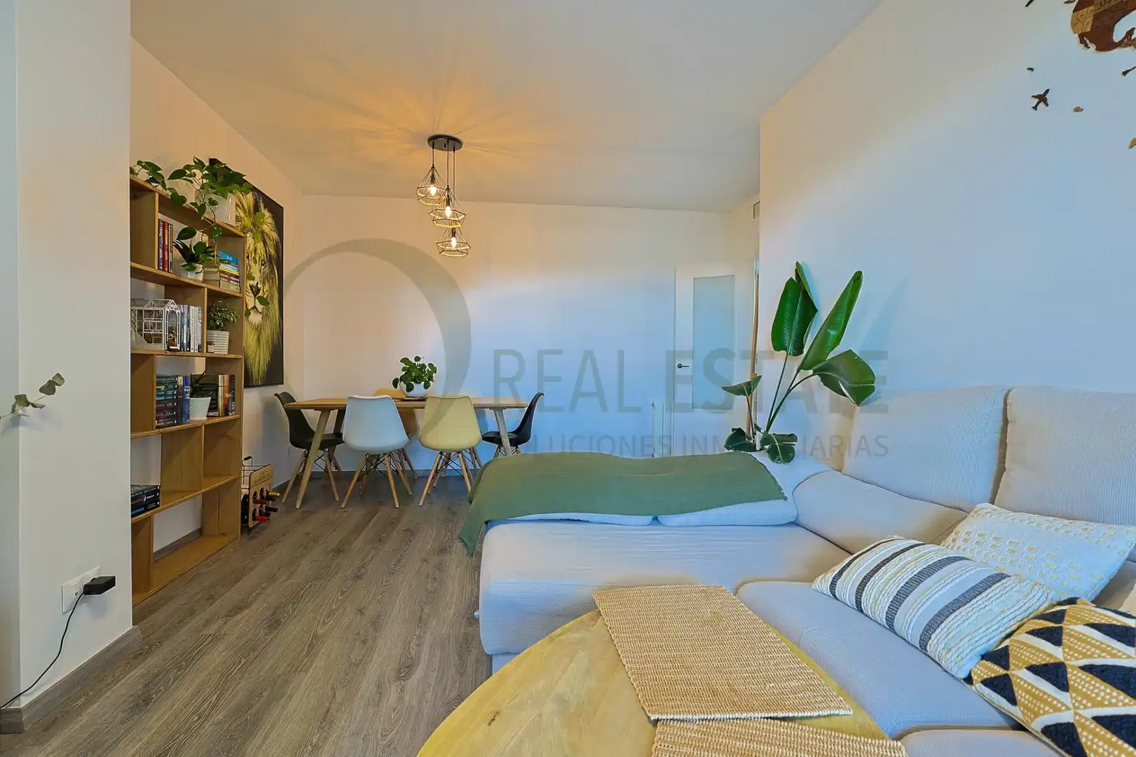 Habitación de Piso en venta en Alicante / Alacant con Jardín privado, Terraza y Trastero