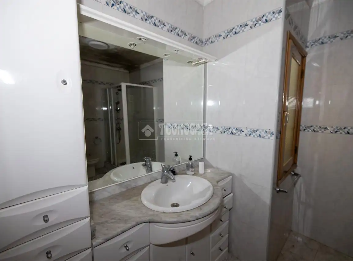 Baño de Piso en venta en Telde con Aire acondicionado