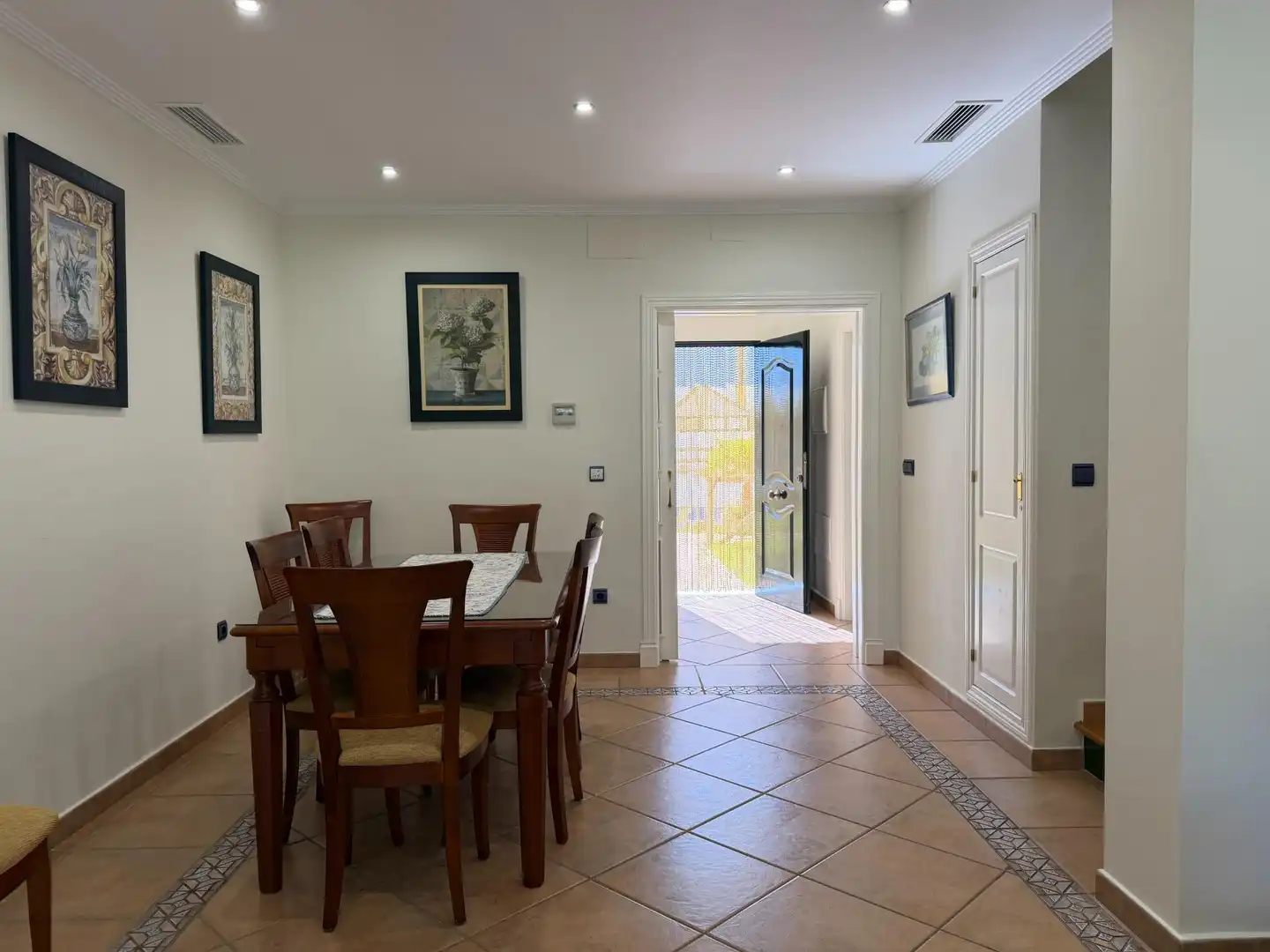 Villa mit Pool zum Verkauf in Paseo PS del Deporte, imagen 6