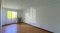 Living room of Flat for sale in Salamanca Capital  with Balcony