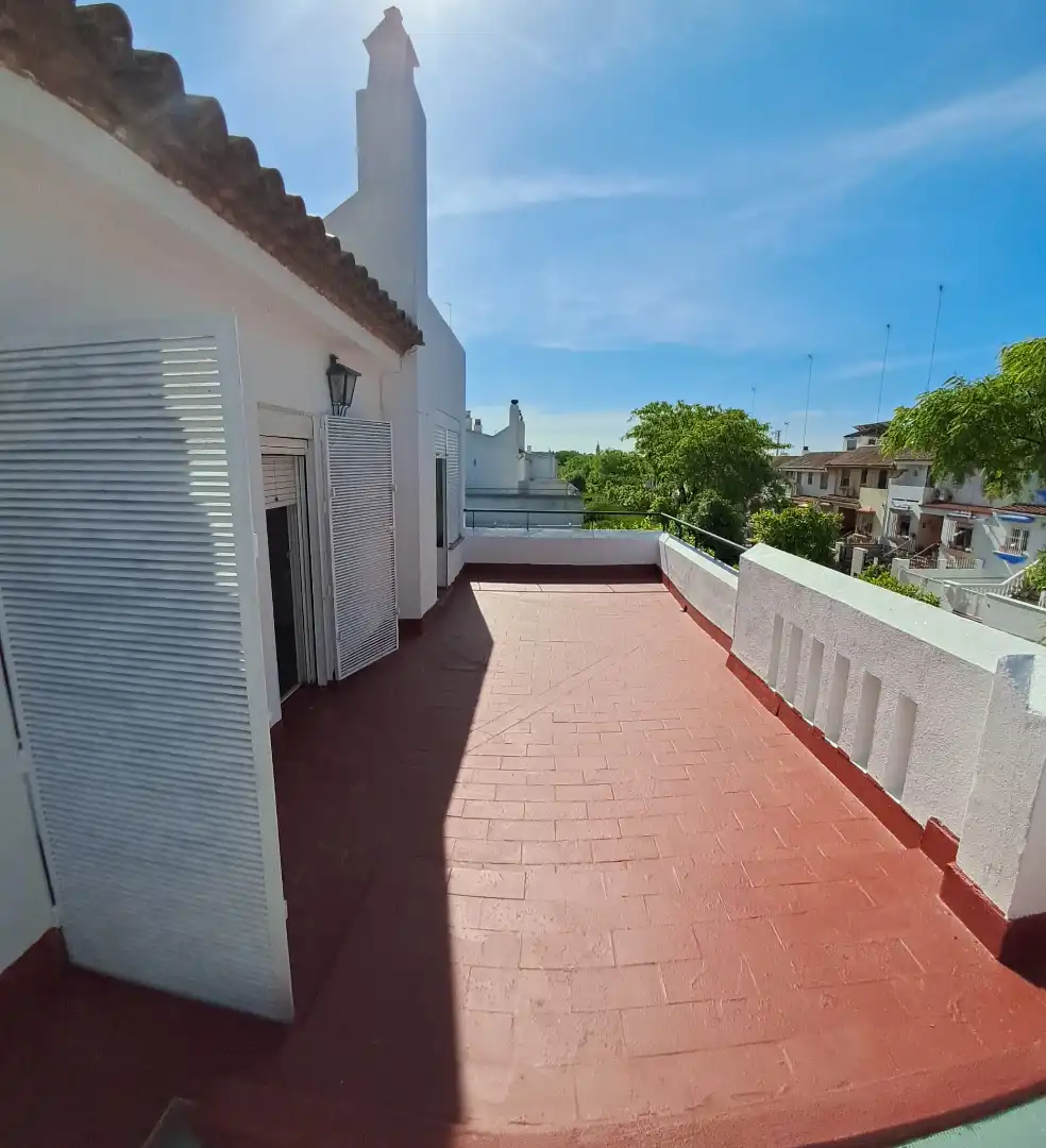 Terrassa de Casa adosada de lloguer en Tomares amb Aire condicionat i Piscina