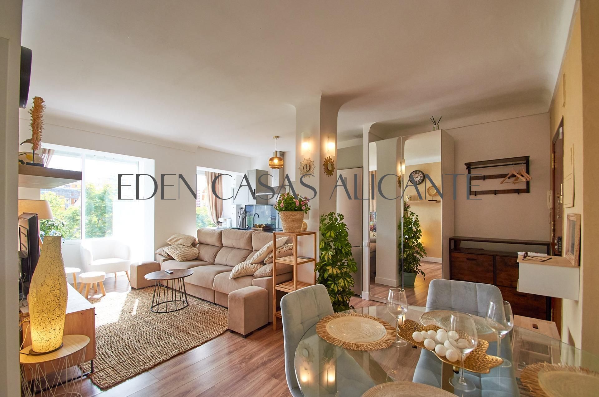 Sala d'estar de Apartament en venda en Villajoyosa / La Vila Joiosa amb Aire condicionat, Calefacció i Terrassa
