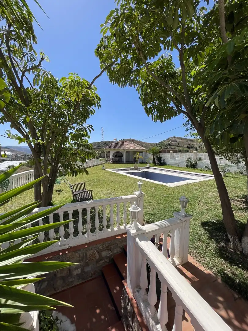 Casa amb piscina en venda a Molvízar