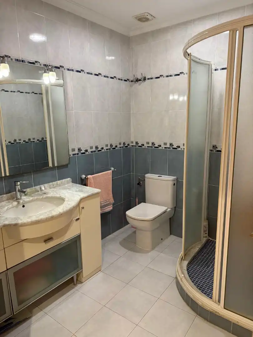 Bany de Casa o xalet en venda en Riba-roja de Túria amb Aire condicionat, Calefacció i Terrassa