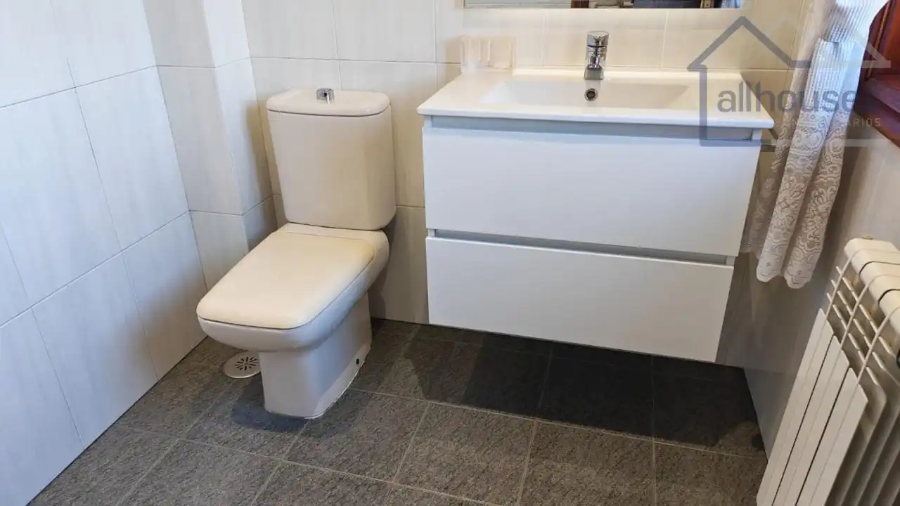 Bathroom of Houses for rent in Vigo   with Heating, Private garden and Terrace