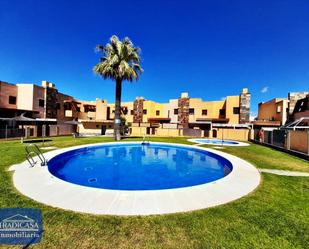 Piscina de Casa adosada en venda en Jerez de la Frontera amb Aire condicionat, Parquet i Terrassa