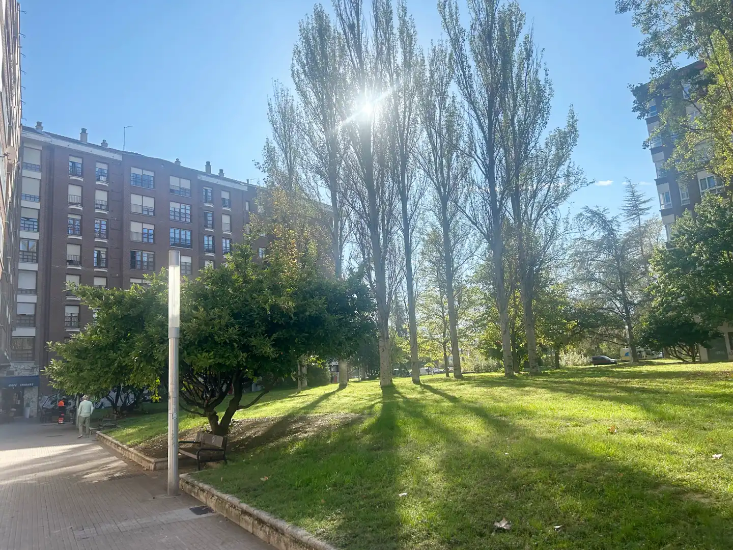 Vista exterior de Local en venda en Vitoria - Gasteiz amb Moblat
