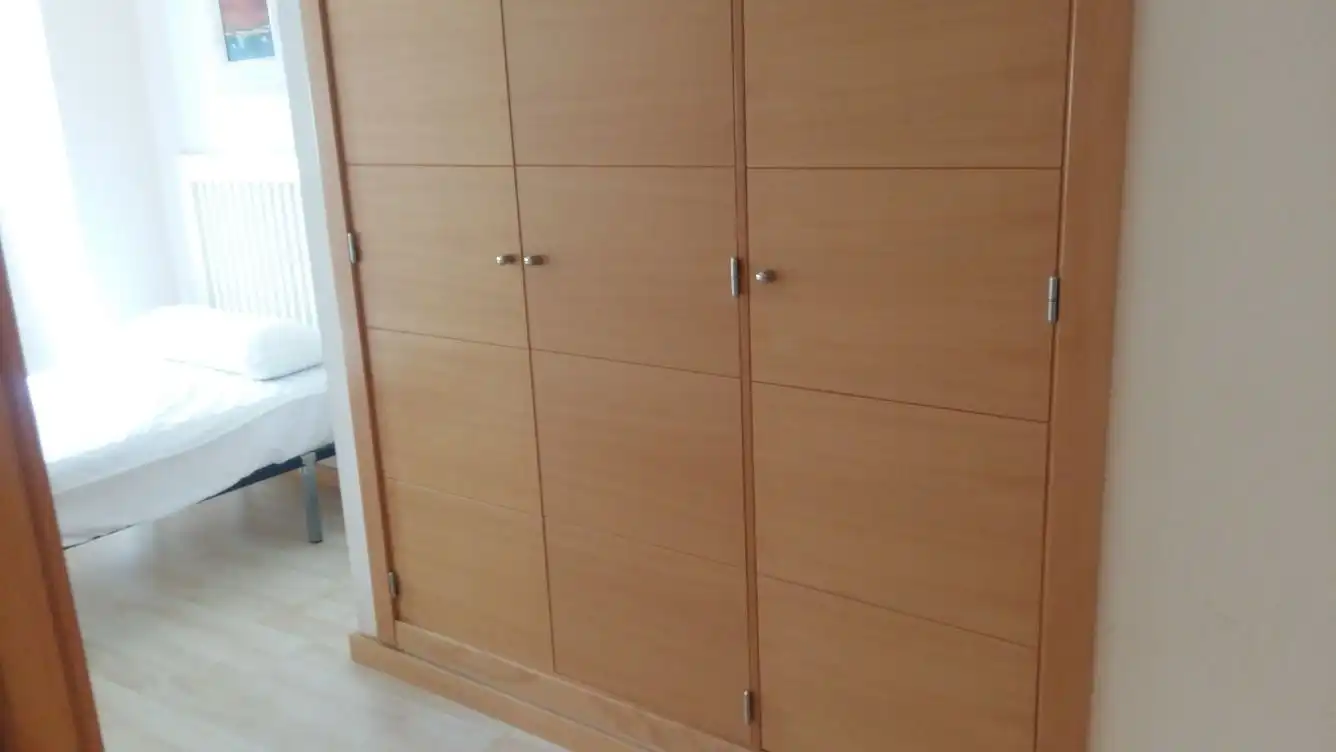 Dormitori de Apartament de lloguer en Badajoz amb Aire condicionat, Calefacció i Moblat