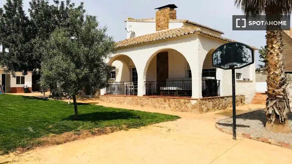Vista exterior de Piso de alquiler en La Pobla de Vallbona con Aire acondicionado, Calefacción y Amueblado