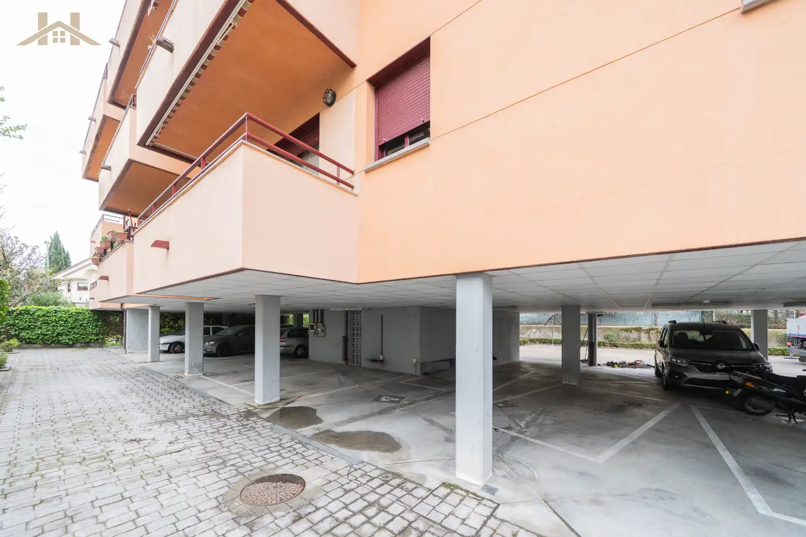 Parking de Dúplex en venta en El Escorial con Calefacción, Parquet y Terraza