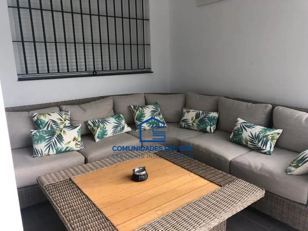 Living room of Houses for rent in El Puerto de Santa María  with Air Conditioner, Private garden and Swimming Pool
