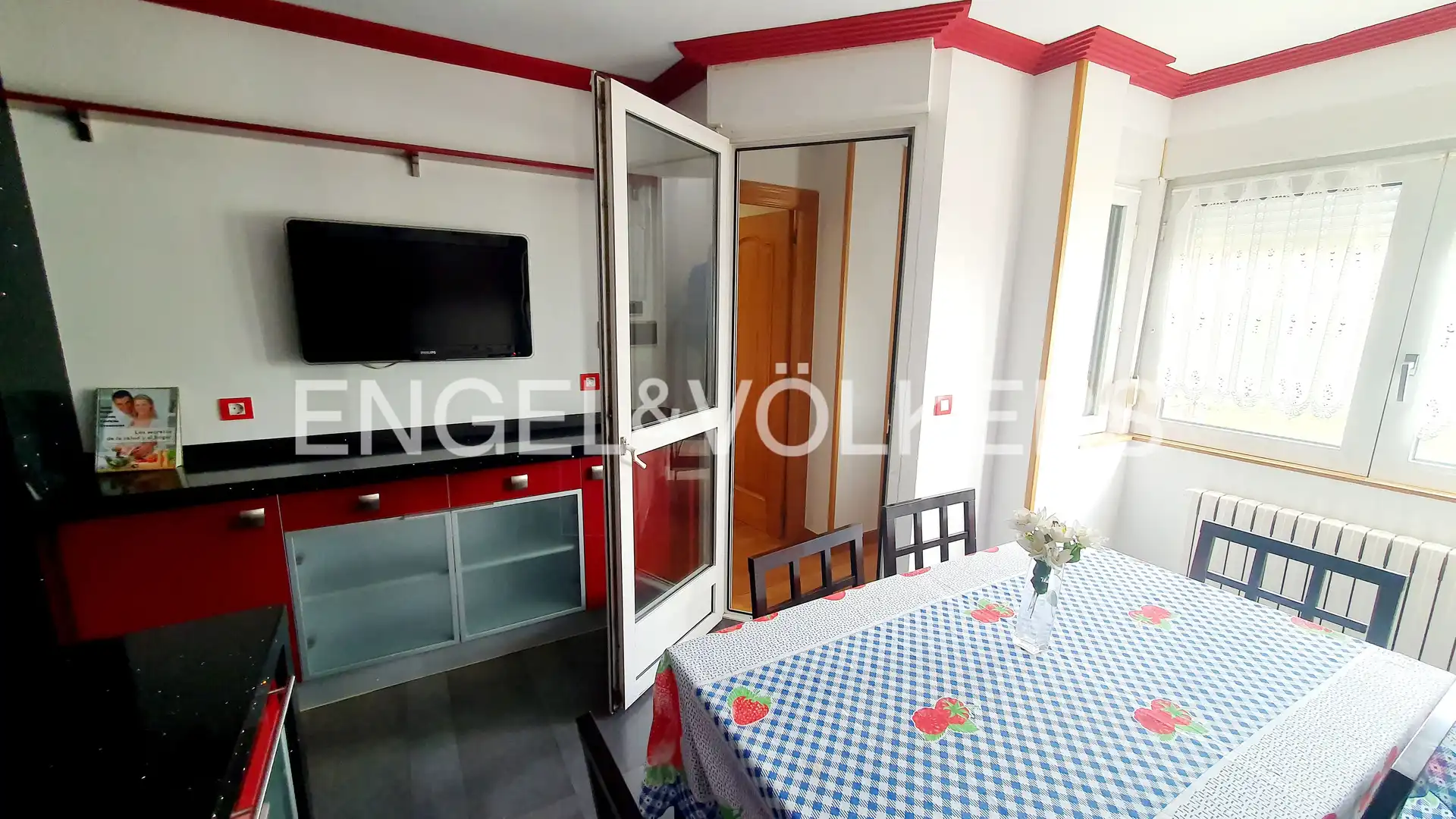 Cocina de Casa adosada en venta en Aguilar de Campoo con Calefacción, Jardín privado y Parquet