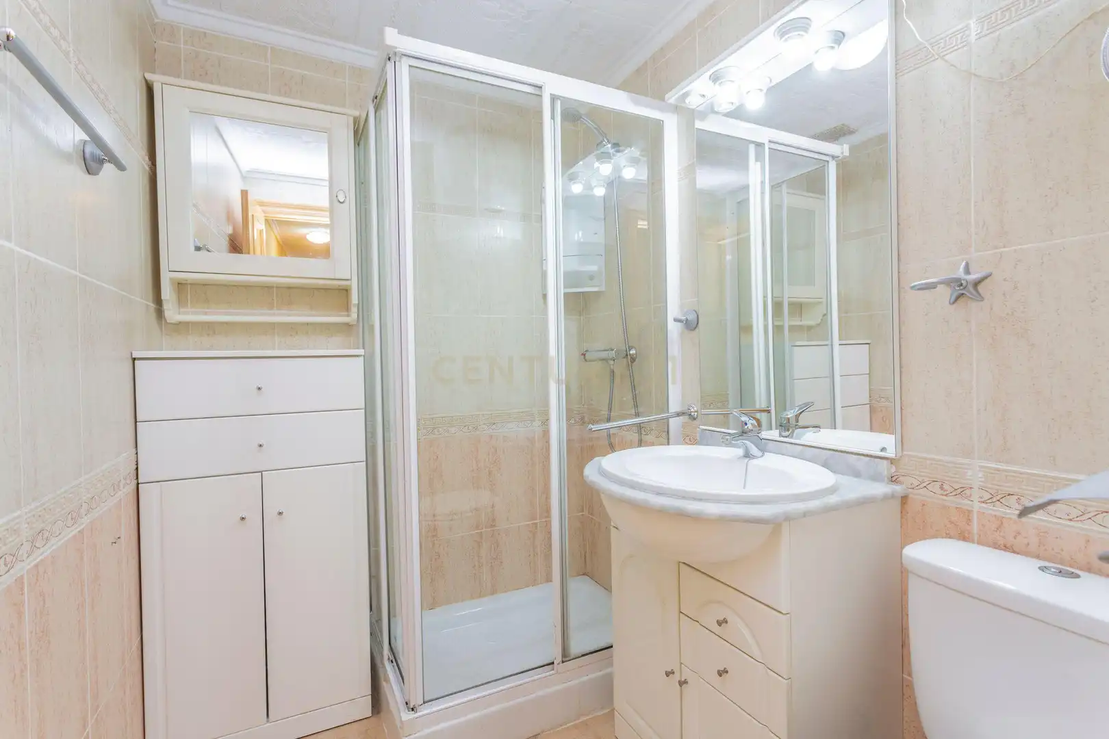 Baño de Casa adosada en venta en Torrevieja con Aire acondicionado y Trastero