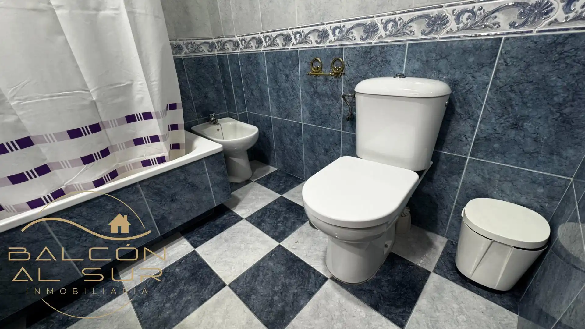 Bathroom of Ground floor for sale in Rota  with Air Conditioner and Terrace