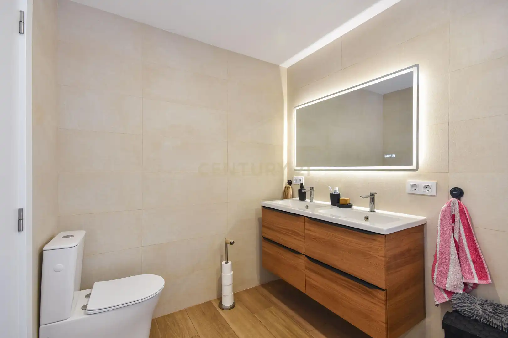 Bathroom of Houses for sale in Sant Vicenç Dels Horts  with Air Conditioner, Private garden and Storage room