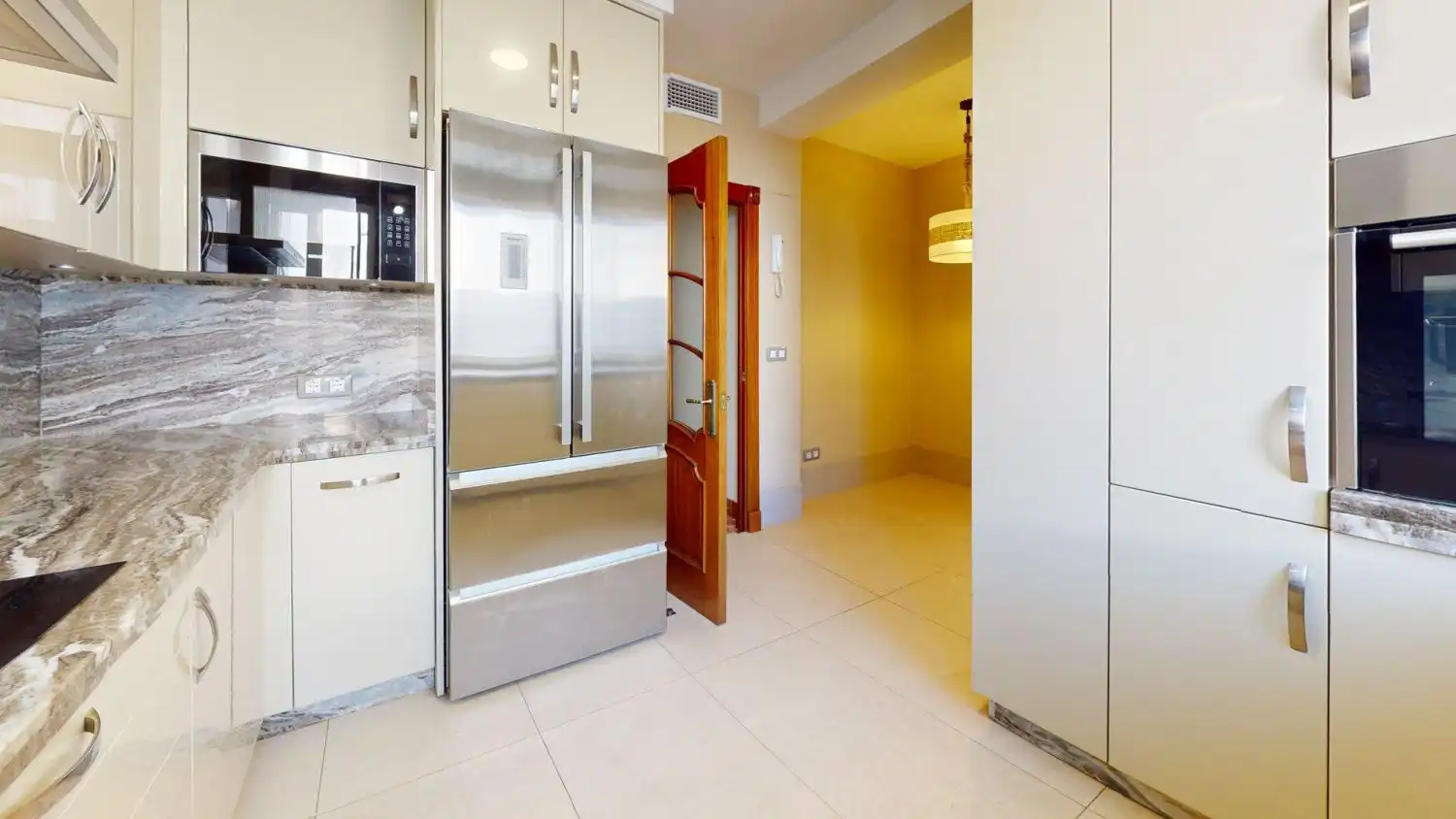 Kitchen of Flat for rent in Sevilla  with Air Conditioner, Heating and Terrace