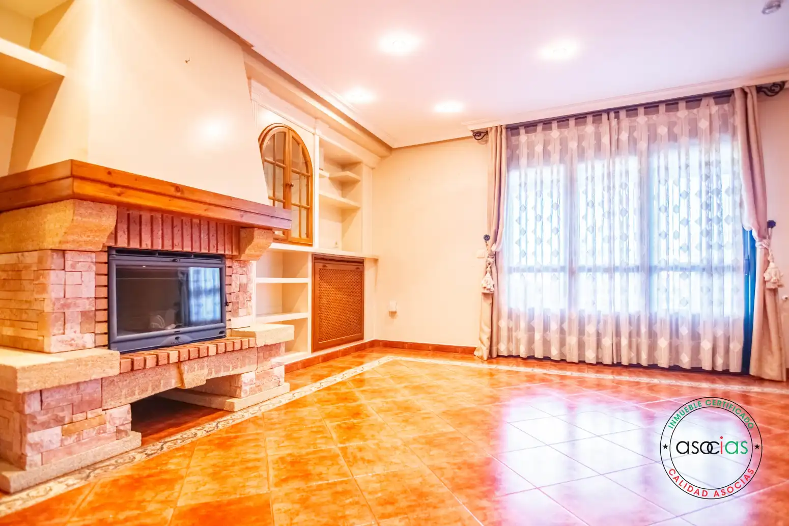 Sala de estar de Casa adosada en venta en Grado con Calefacción, Jardín privado y Parquet