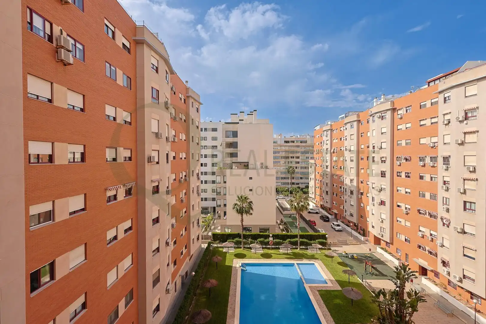 Vista exterior de Piso en venta en Alicante / Alacant con Aire acondicionado, Calefacción y Terraza