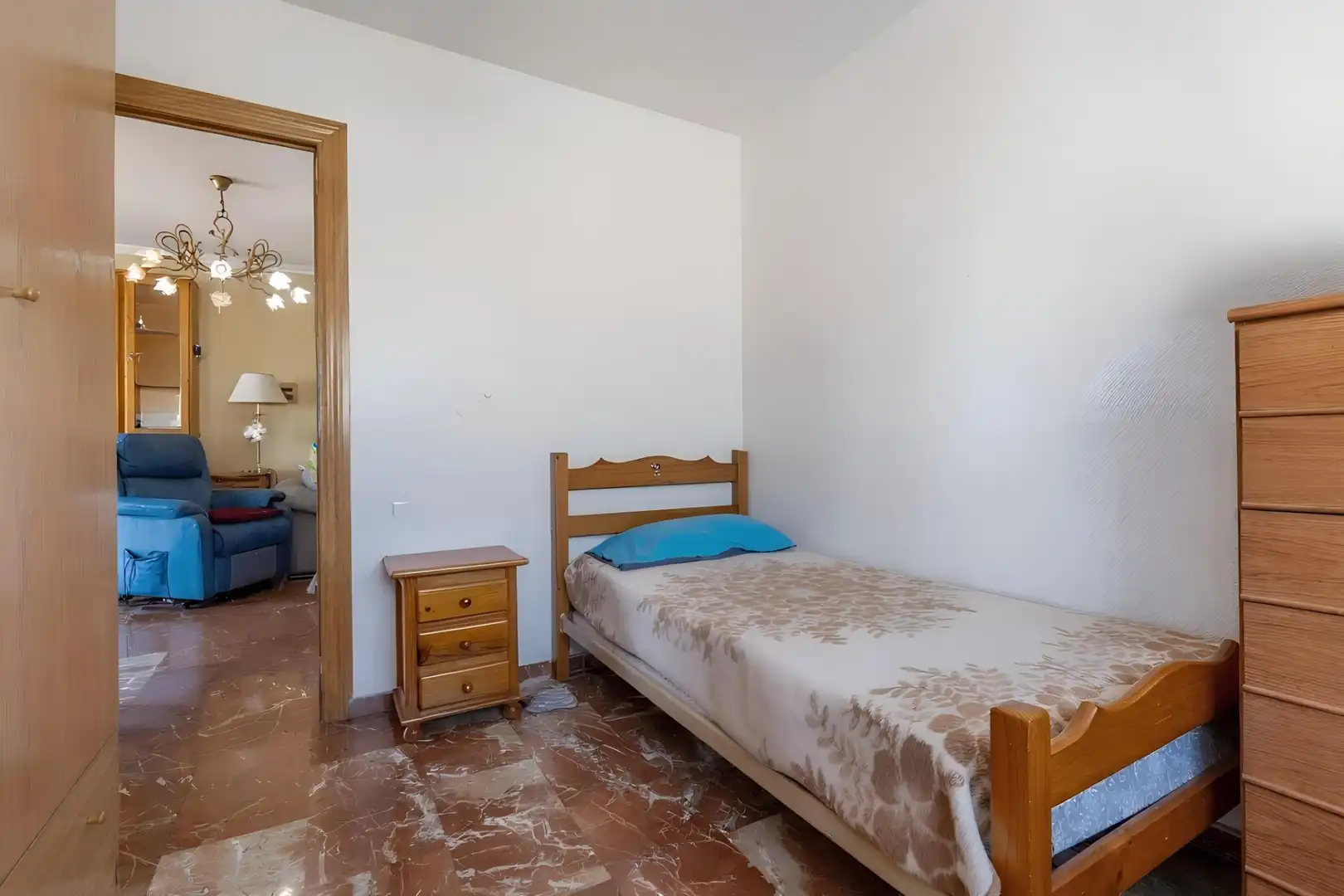 Bedroom of Flat for sale in Granada  with Air Conditioner, Terrace and Alarm