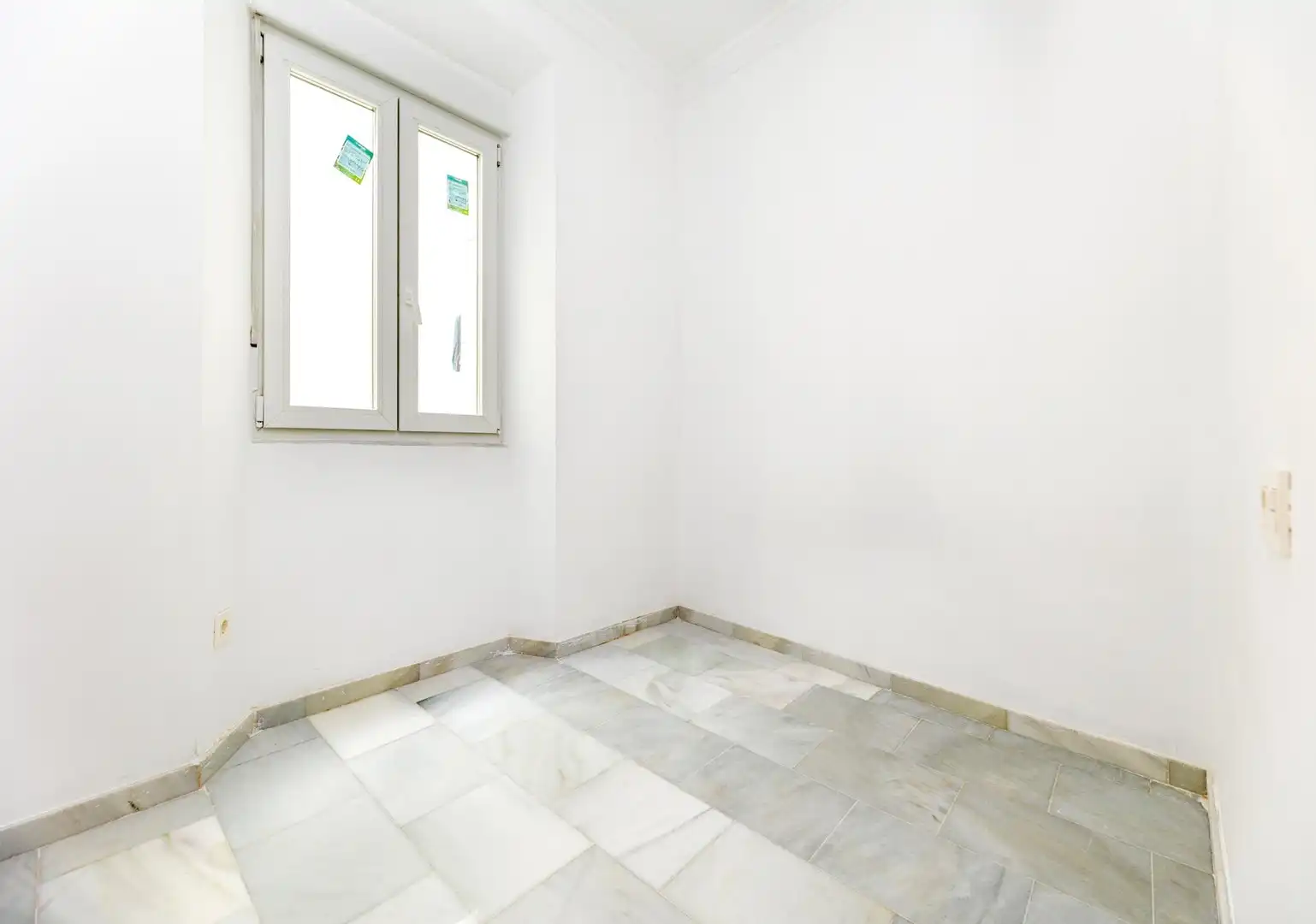 Schlafzimmer von Wohnung zur Miete in Granada mit Heizung