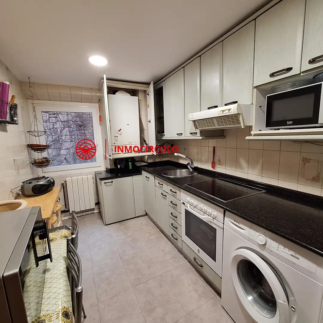 Cocina de Apartamento en venta en Burgos con Calefacción