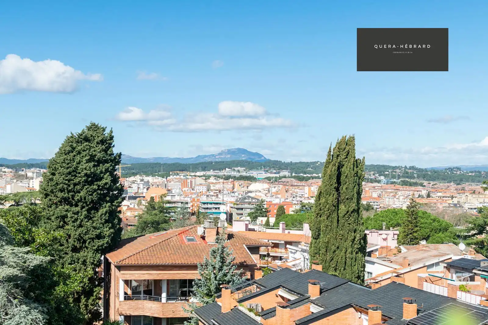 Vista exterior de Casa adosada en venta en Sant Cugat del Vallès con Calefacción, Parquet y Terraza