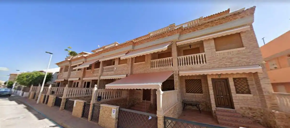 Vista exterior de Dúplex en venda en San Pedro del Pinatar amb Calefacció, Terrassa i Traster
