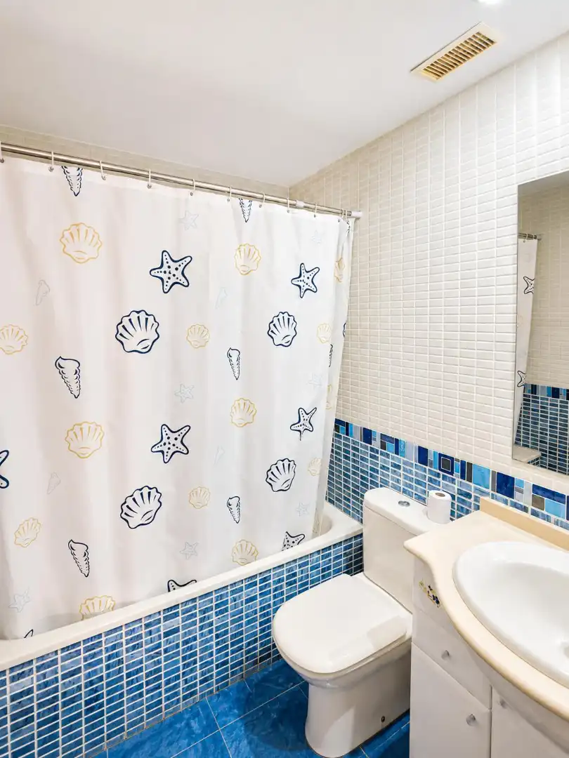 Baño de Piso en venta en Valencia con Aire acondicionado, Amueblado y Horno
