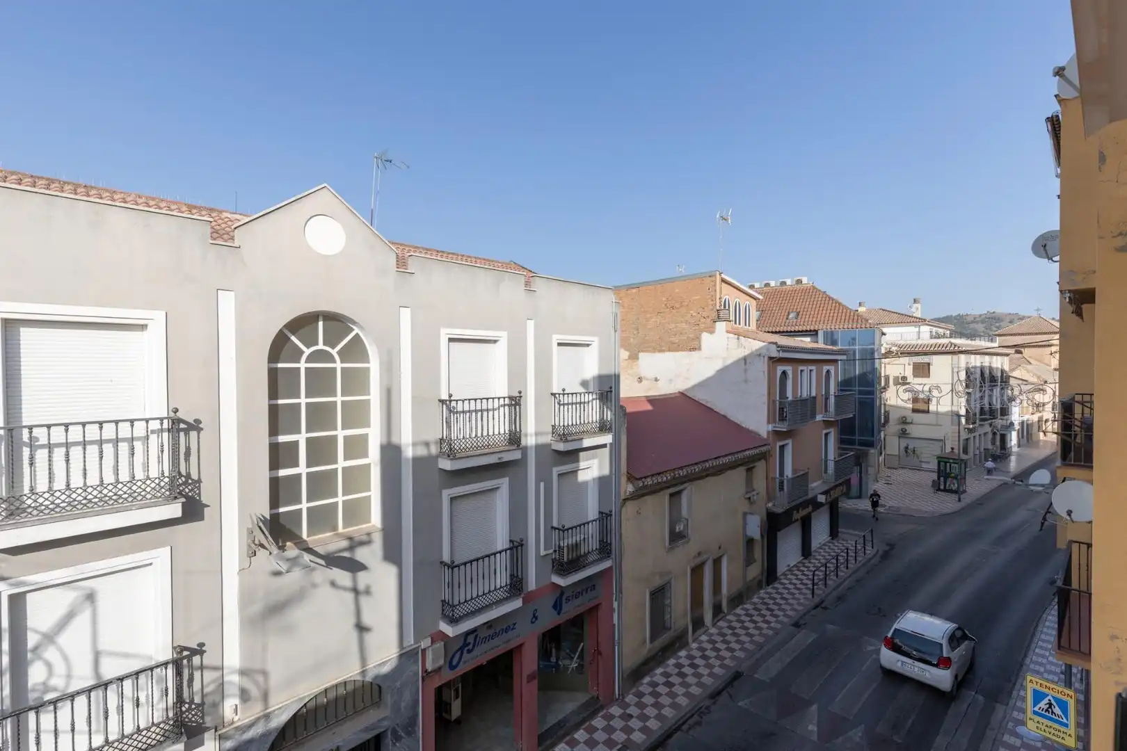Außenansicht von Wohnung zum Verkauf in Albolote mit Klimaanlage, Heizung und Balkon