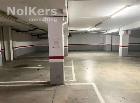 Parking de Nave industrial de alquiler en L'Hospitalet de Llobregat con Calefacción