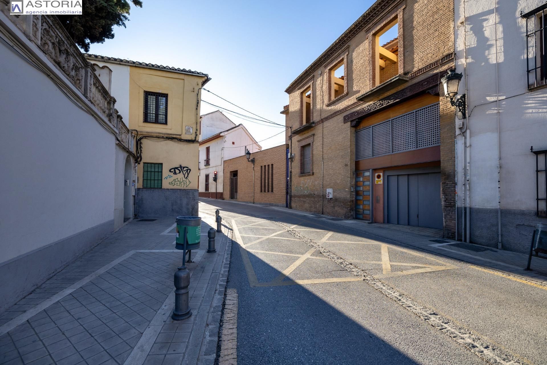 Exterior view of Garage for sale in  Granada Capital