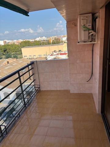 Piso en Venta en Avenida del Primero de Mayo en La Creu Coberta