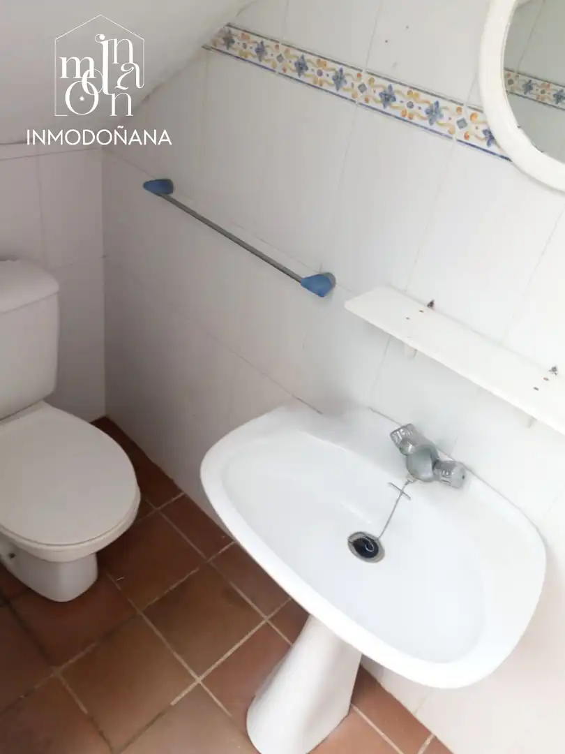 Baño de Casa adosada en venta en Almonte con Terraza y Amueblado