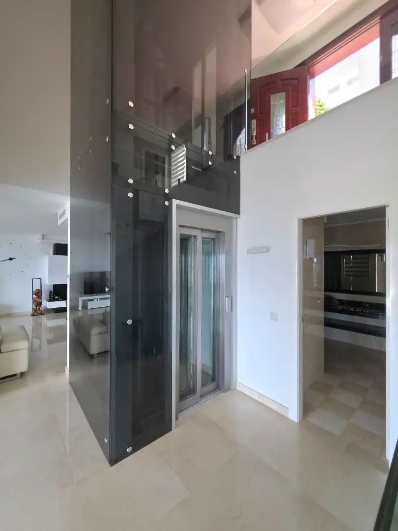 Chalet con terraza en venta en Calle Alemania 733, imagen 24